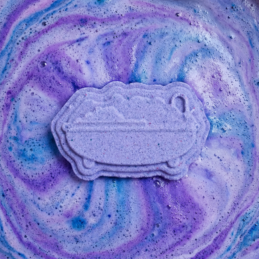 Bathtub With Foam Bath Bomb Mold