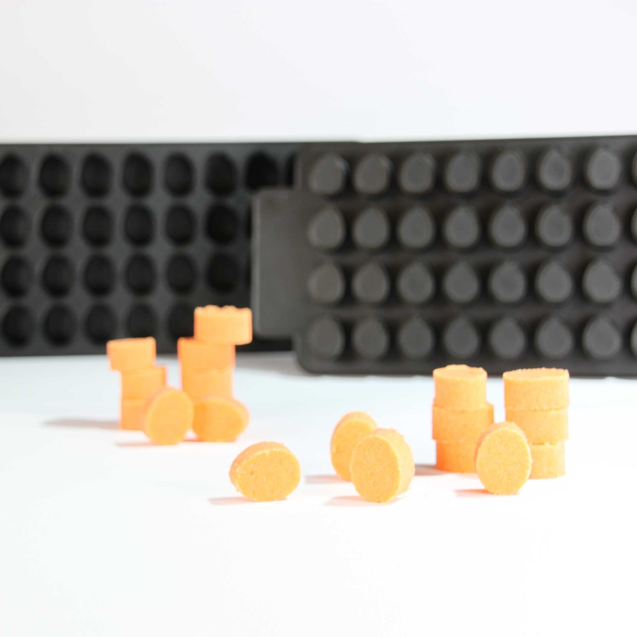 Embeds Egg (x36) Bath Bomb Mold - The Bath Time