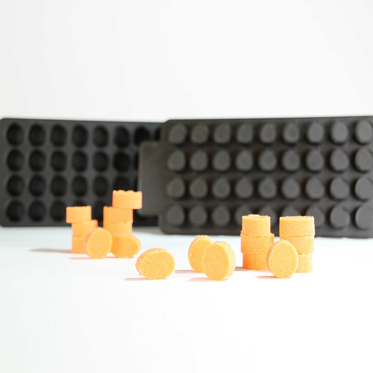 Embeds Egg (x36) Bath Bomb Mold - The Bath Time