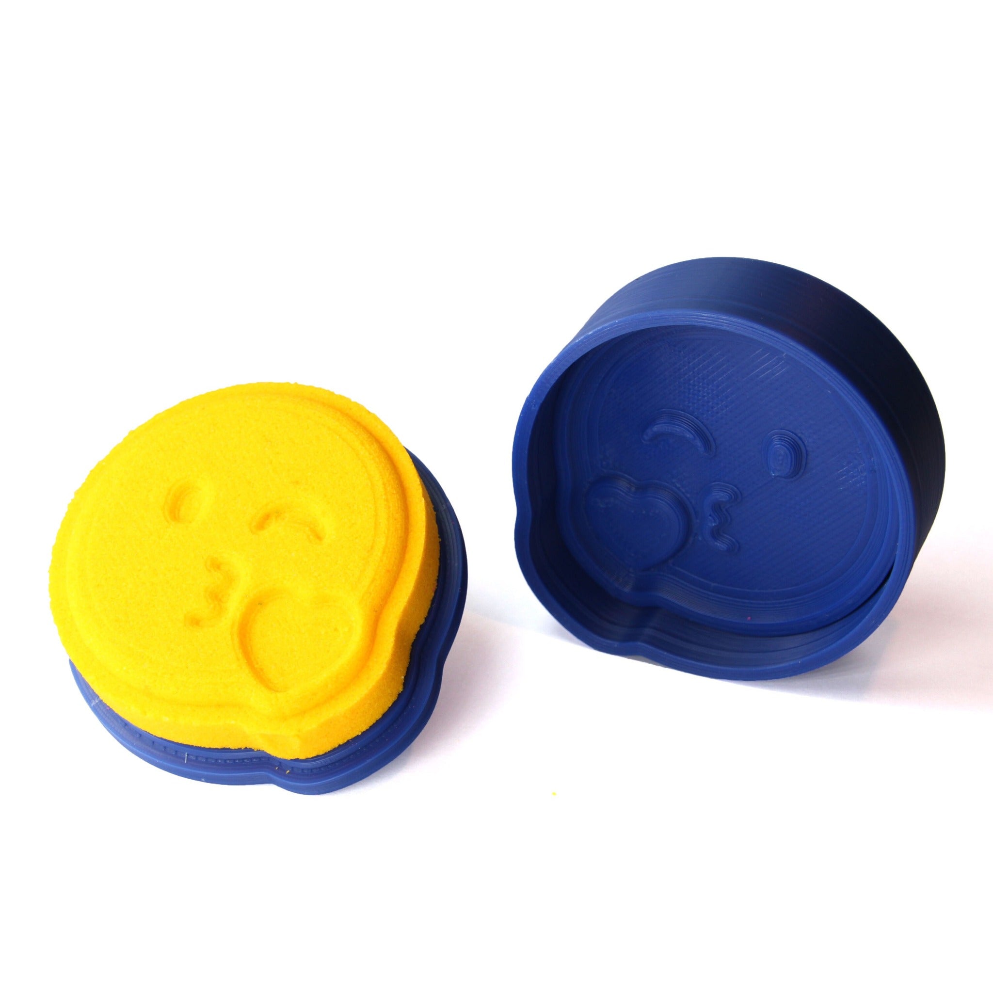 Kiss Emoji Bath Bomb Mold - The Bath Time